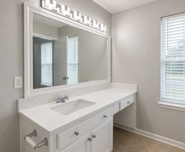 Building Photo - 18323 Fair Grange Ln