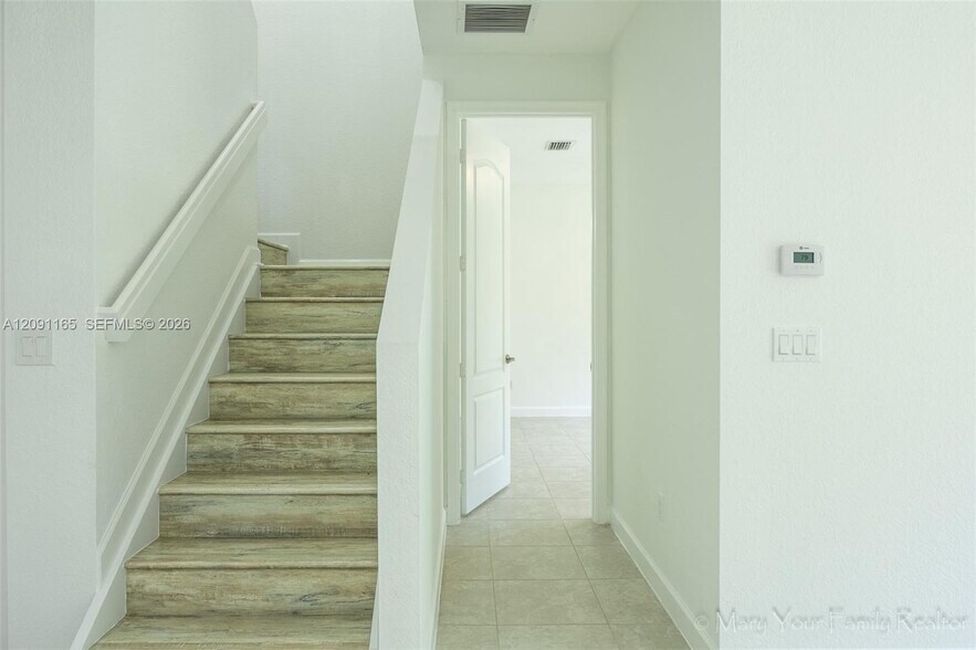 Building Photo - 3841 Aspen Leaf Dr