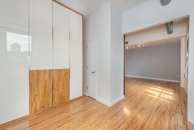 Building Photo - 232 Pavonia Ave