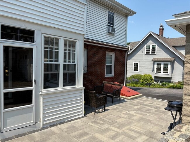 Building Photo - 94 Glendale Rd