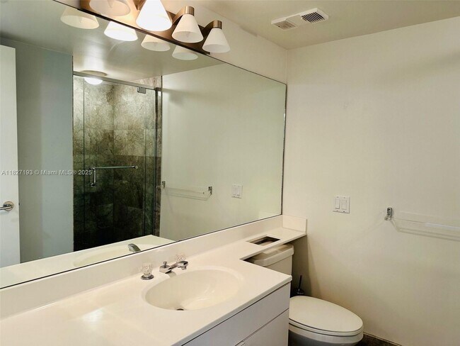 Building Photo - 3640 Yacht Club Dr