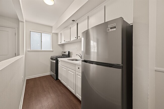 Building Photo - 1217 Heights Blvd