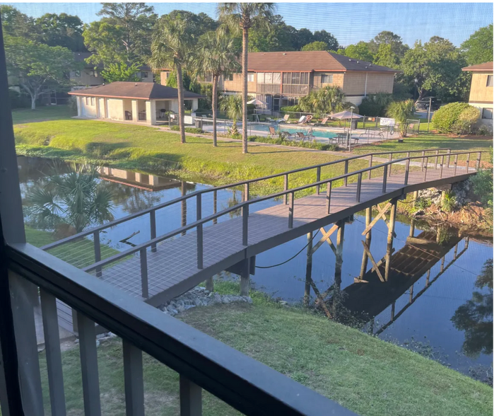 Building Photo - 2182 Bees Ferry Rd