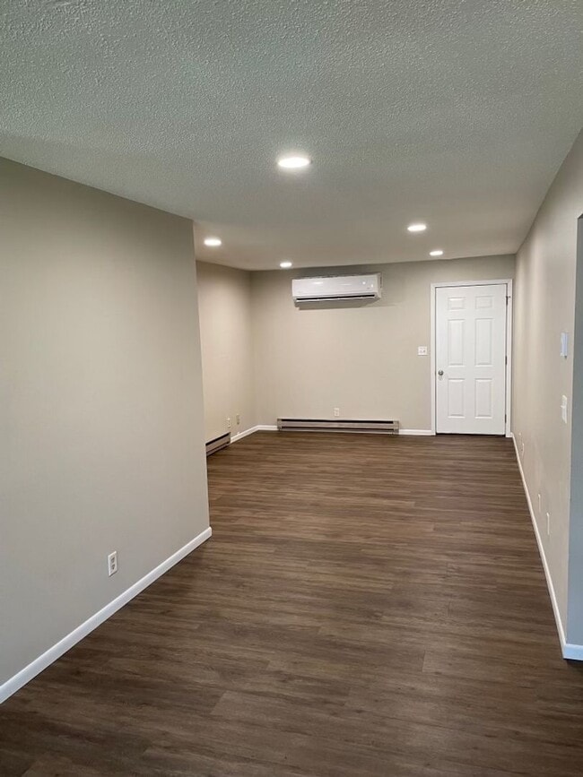 Building Photo - 16 N 4th St