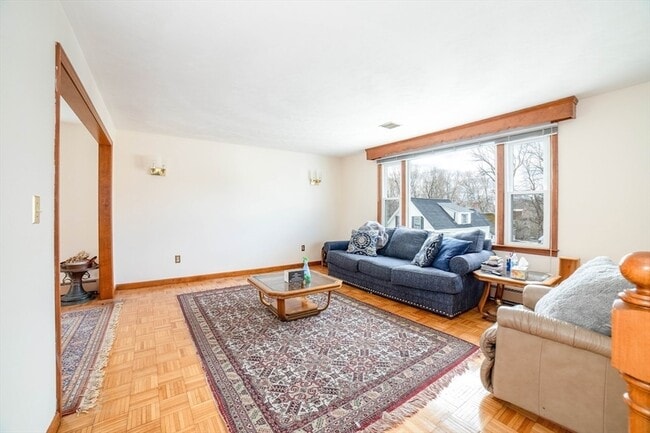 Building Photo - 8 Minthorne St