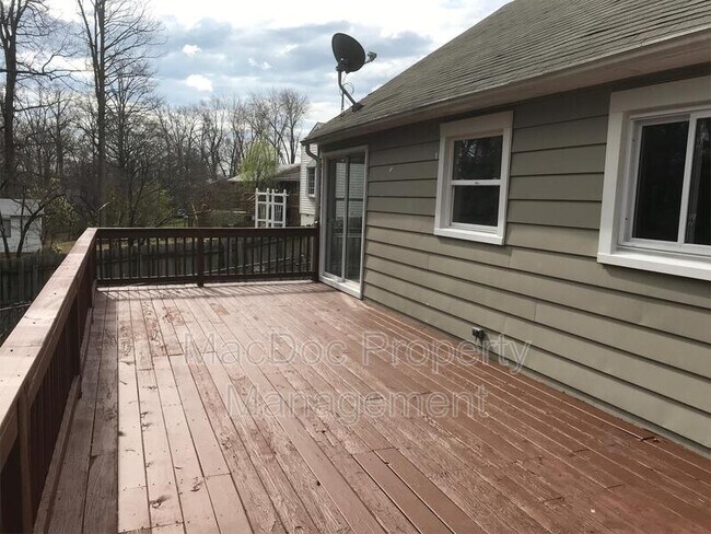 Building Photo - 217 Hillcrest Dr