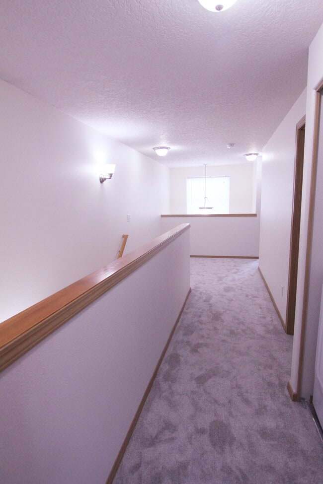 Building Photo - 455 Donna Dr