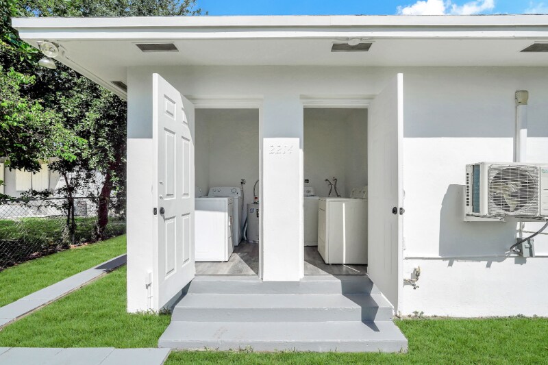 Building Photo - 2212 Roosevelt St