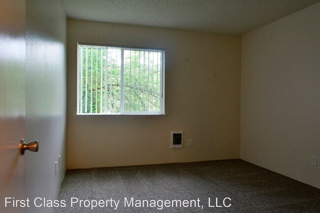Building Photo - 3618 SW Beaverton Hillsdale Hwy
