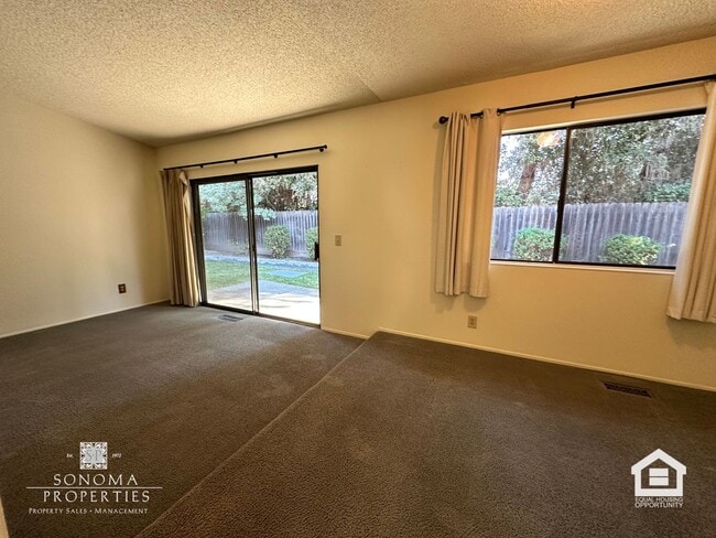 Building Photo - 3BD/2BA Eastside Sonoma Home