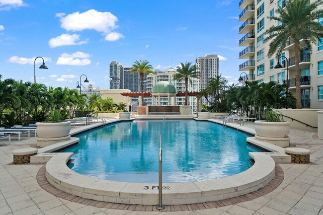 Building Photo - 600 W Las Olas Blvd