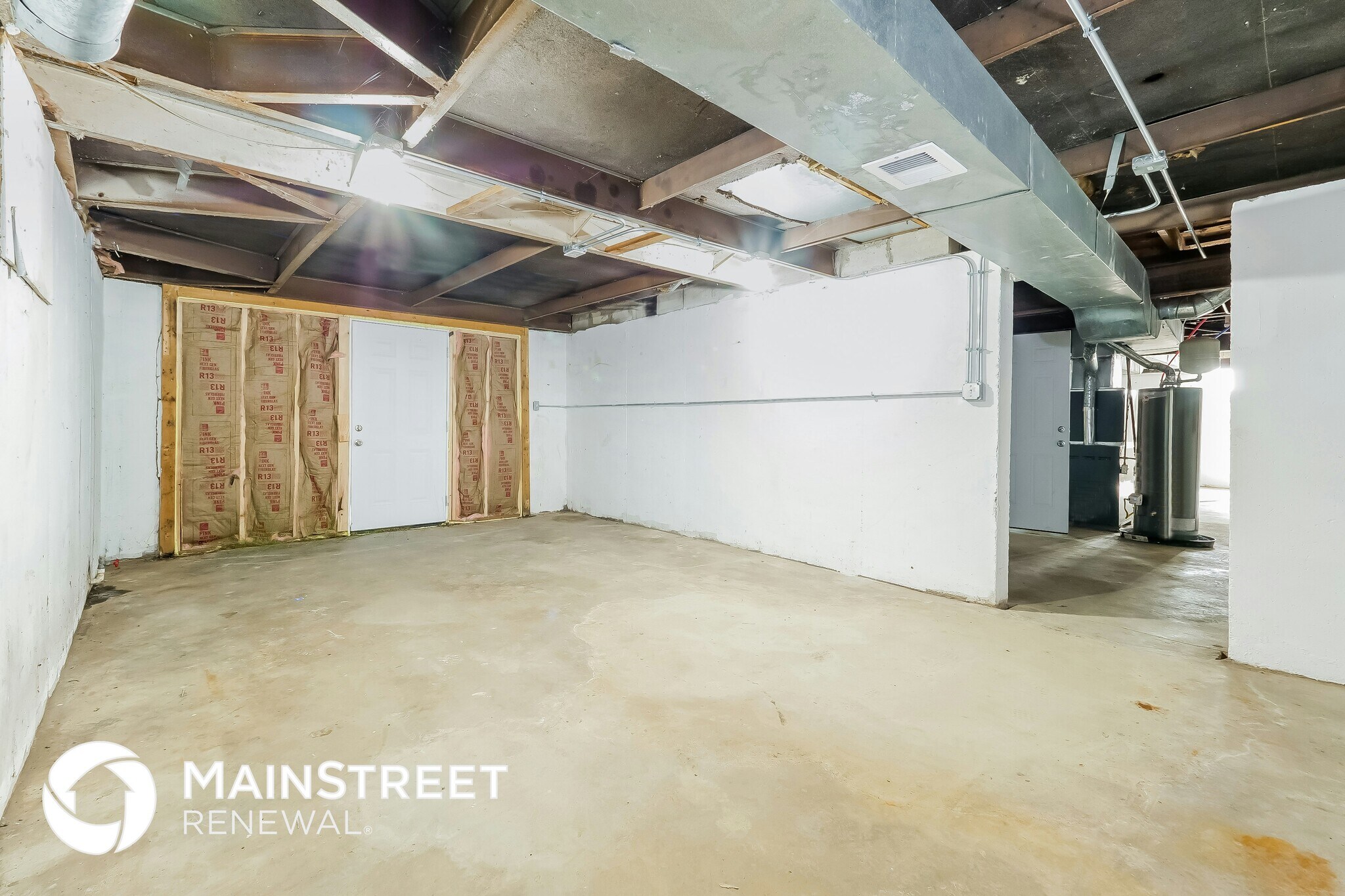 Building Photo - 300 E 164th Terrace