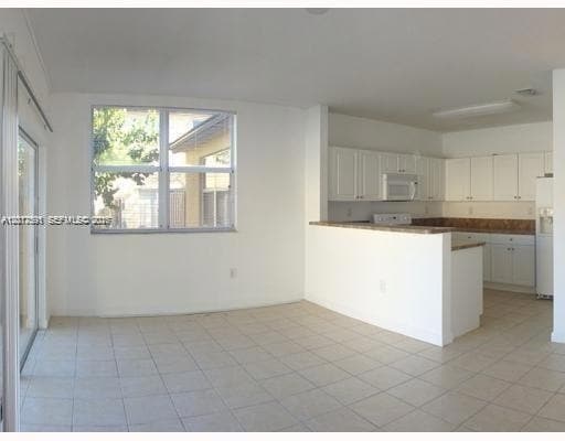 Building Photo - 3375 NE 15th Dr