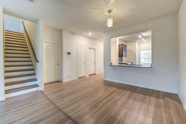 Building Photo - 3001 Iron Woods Dr