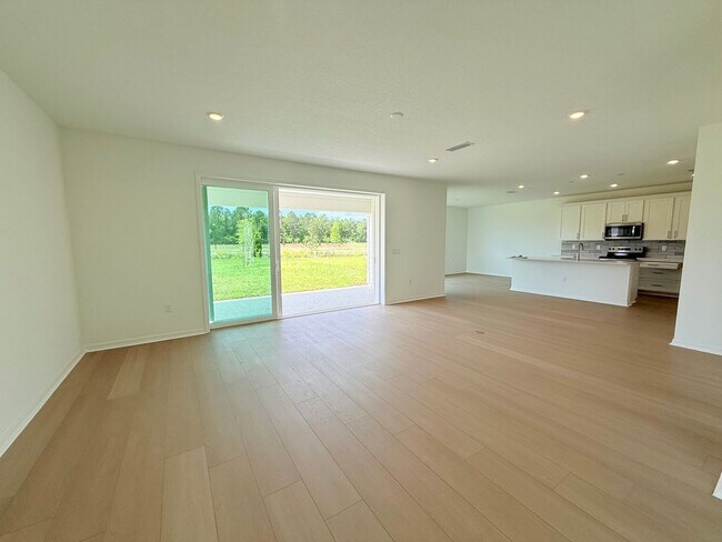 Building Photo - Sprawling 5BR/4.5BA Dream Home with 3-Car ...