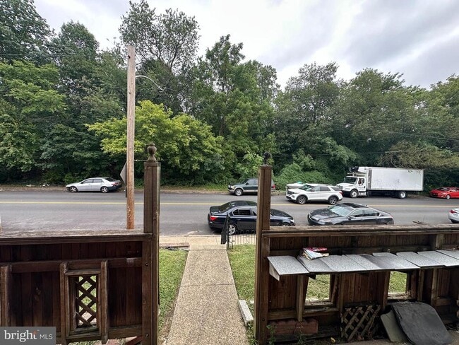 Primary Photo - 5206 Bingham St