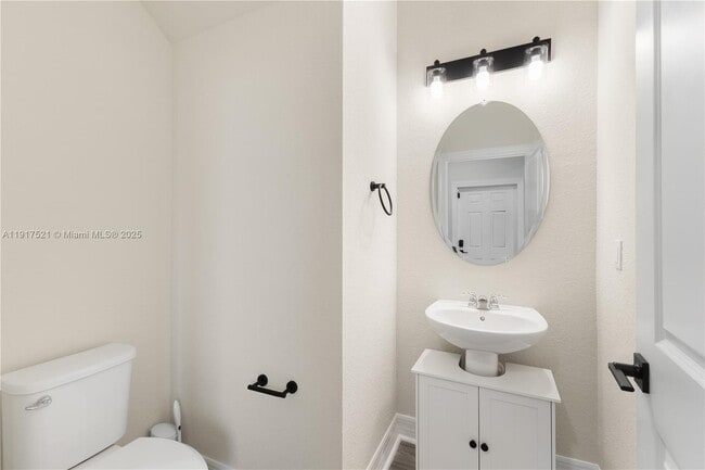 Building Photo - 2917 Olivia Ave