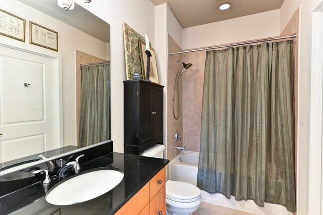Building Photo - Gorgeous Light Filled Spacious Studio Blocks to King St Metro