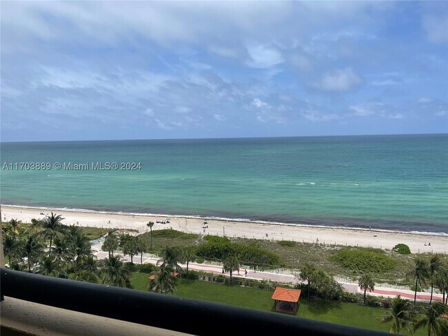 Building Photo - 2555 Collins Ave