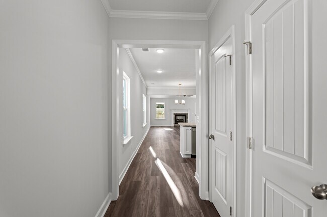 Building Photo - 8164-8164 Snelling Dr