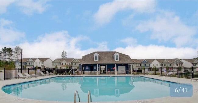 Building Photo - 209 Buckingham Ln