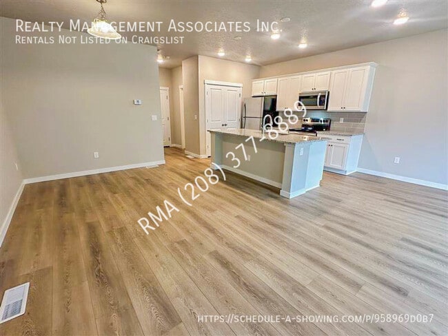 Building Photo - 412 N Traquair Ln