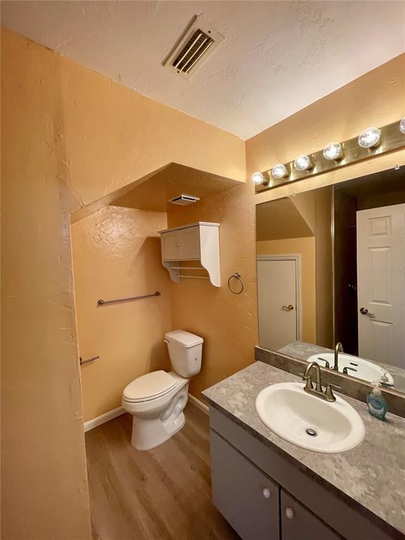 Building Photo - 2915 SW 38th Pl