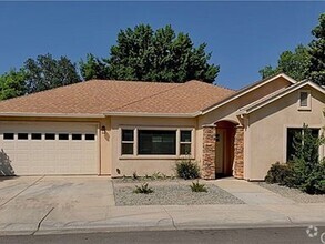 Building Photo - BEAUTIFUL  3  BEDROOM 2 BATH  HOME!
