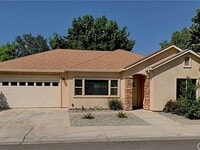Building Photo - BEAUTIFUL  3  BEDROOM 2 BATH  HOME!