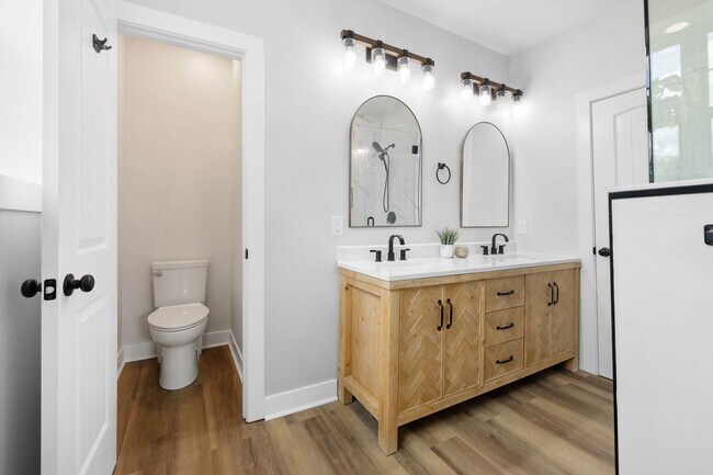 Building Photo - Newly renovated 4 bed 2.5 bath, located in downtown Wilmington