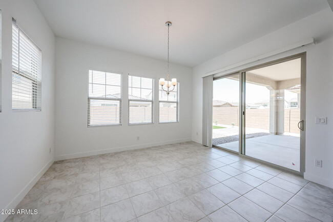 Building Photo - 7662 W Crabapple Dr