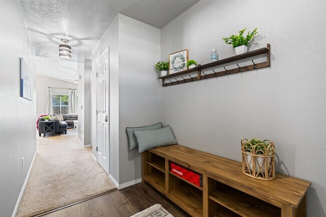 Building Photo - 17541 Mountain Springs Ave