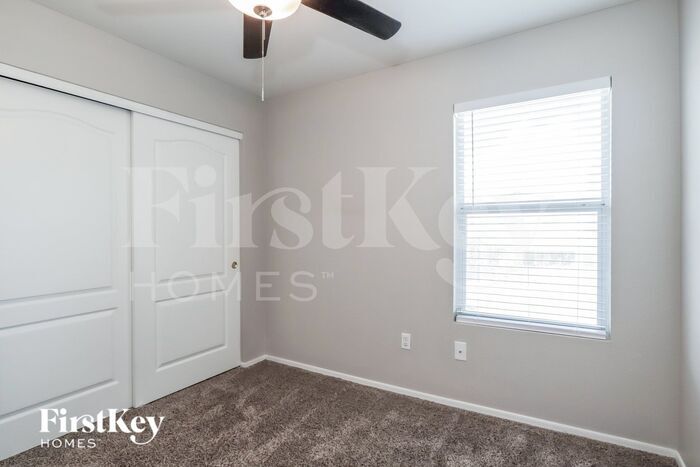 Building Photo - 2758 N Saramano Ln