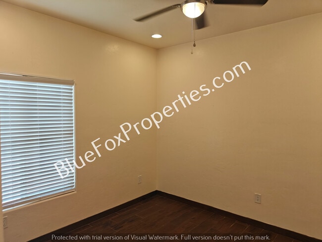 Building Photo - 6621 S De Concini Dr