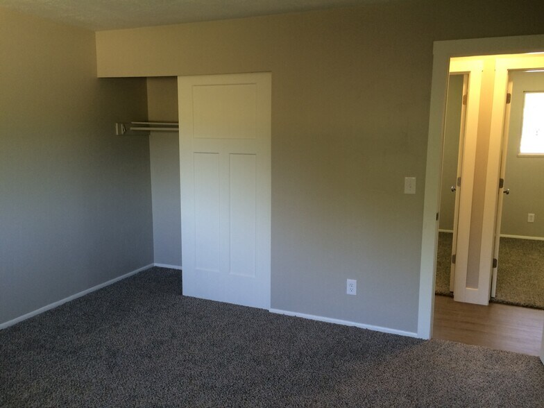 Building Photo - 245 W 500 N