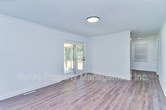 Building Photo - 200 Lanewood Dr