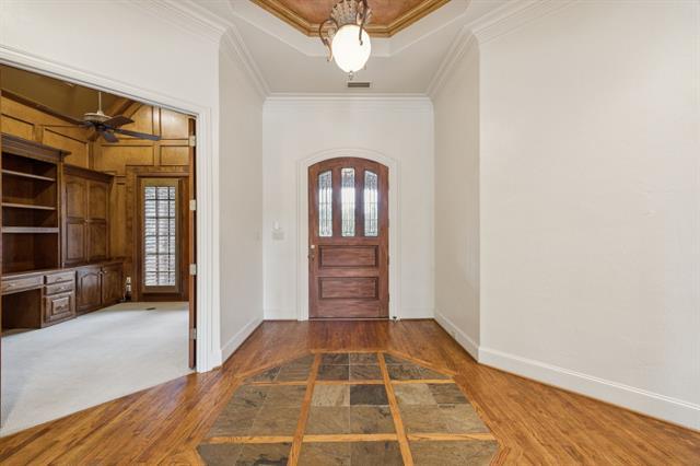 Building Photo - 205 Suncreek Dr
