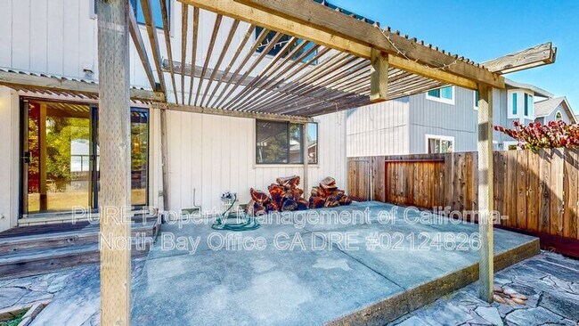 Building Photo - 7474 Mercedes Way