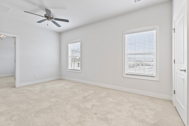 Building Photo - 2272 Pam Cir