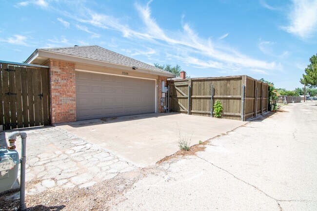 Building Photo - 4432 Lanham St