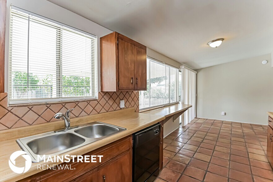 Building Photo - 7126 E 34th St