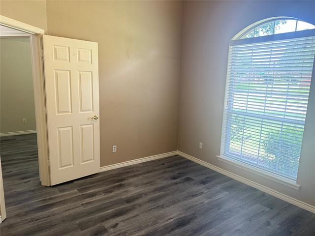 Building Photo - 9200 Fairwood Ct