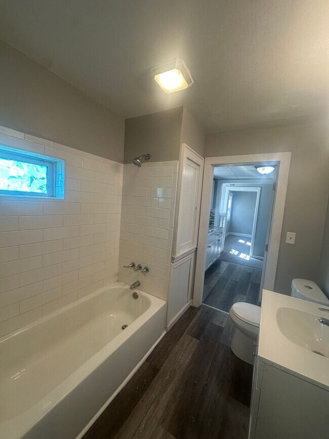 Building Photo - 2317 Broad St