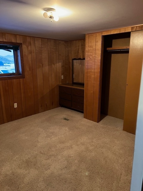 Building Photo - 5508 Lake Helena Dr