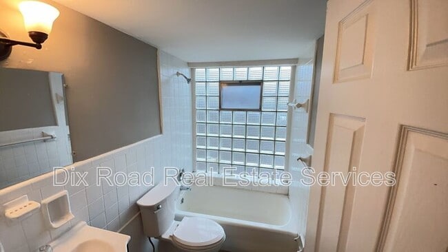 Building Photo - 1616 Pelham Pl