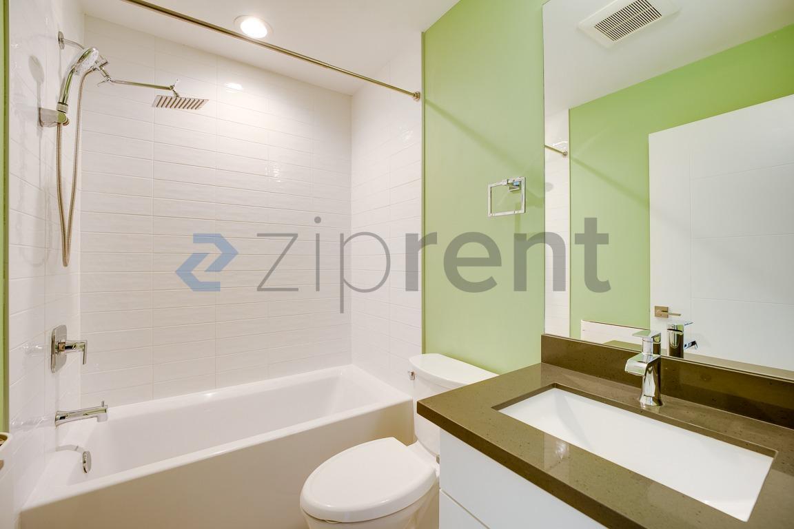 Building Photo - 1057 S Cloverdale St