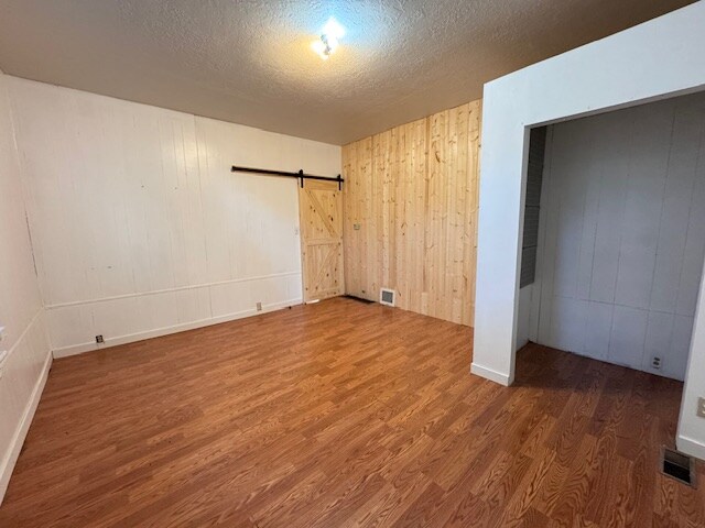 Building Photo - 808 Park St.