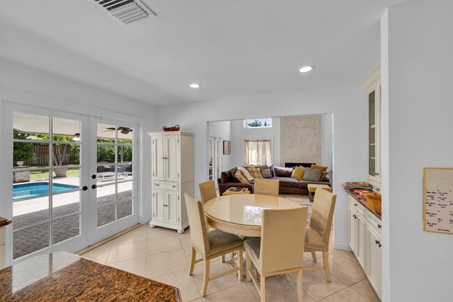 Building Photo - 4320 St Charles Way