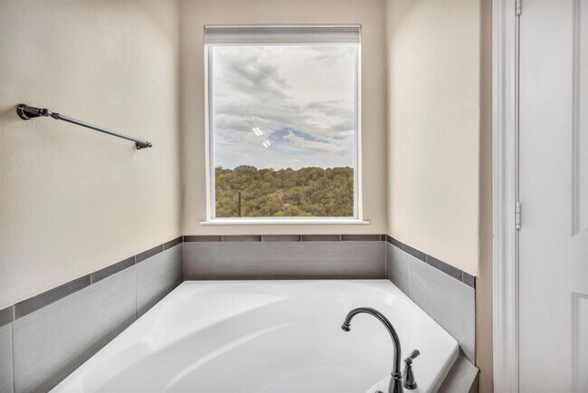 Building Photo - 206 Sunrise Ridge Cove