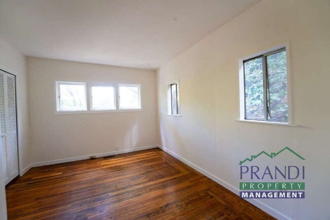 Building Photo - 357 Forrest Ave